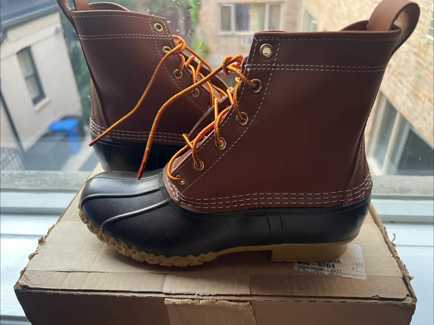 L.L.Bean 8" New Bean Boot - Tan/Brown - Size 8M image indicator(2)