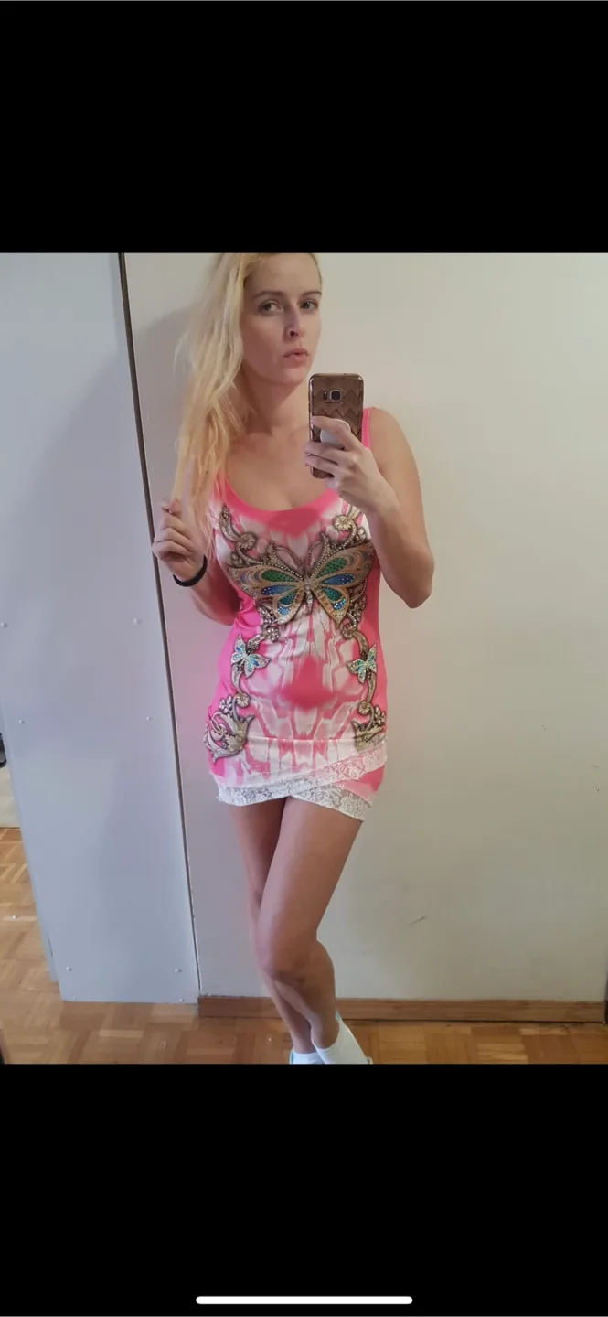 Butterly dress with lace thumbnail