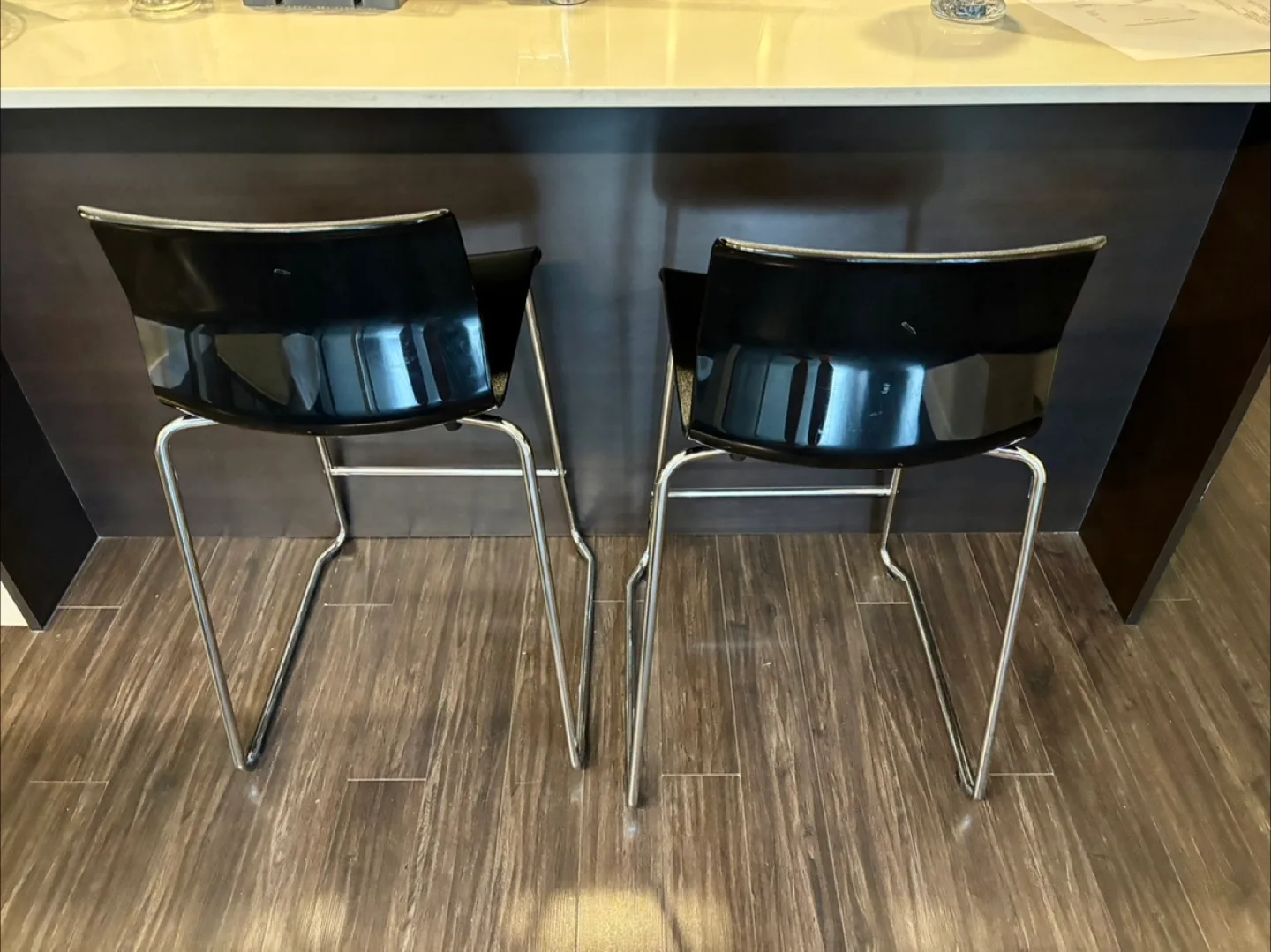 Set of 2 Black Bar Stools image indicator(5)