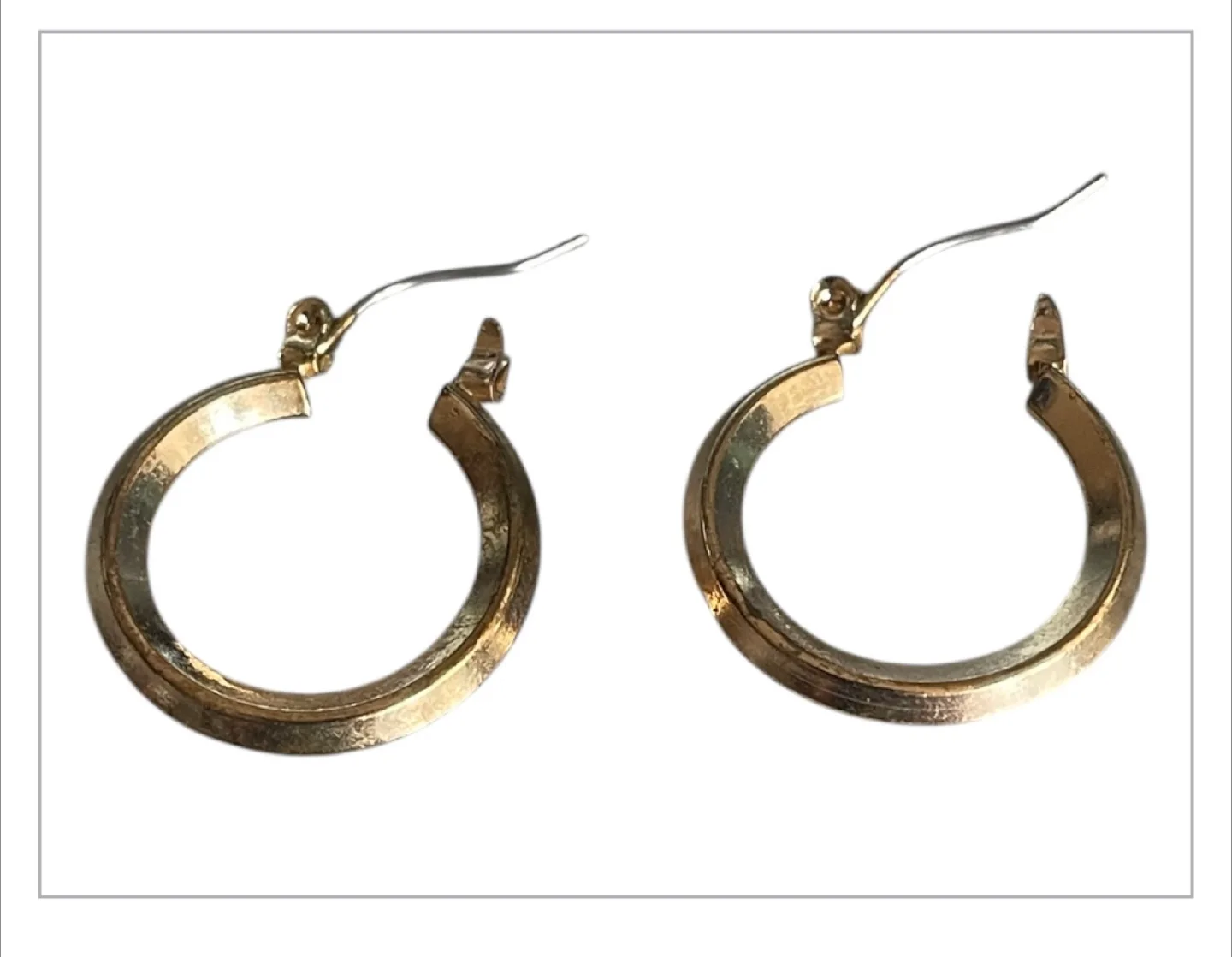 Vintage 90s Antique Gold Plating Small Hoop Earrings image indicator(7)