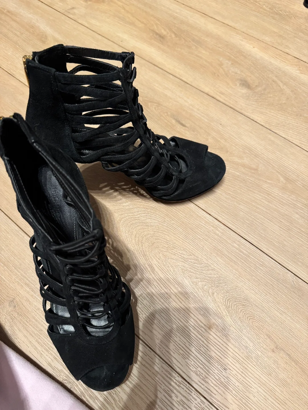 Black Michael Kors Strappy Heels size 9 image indicator(2)