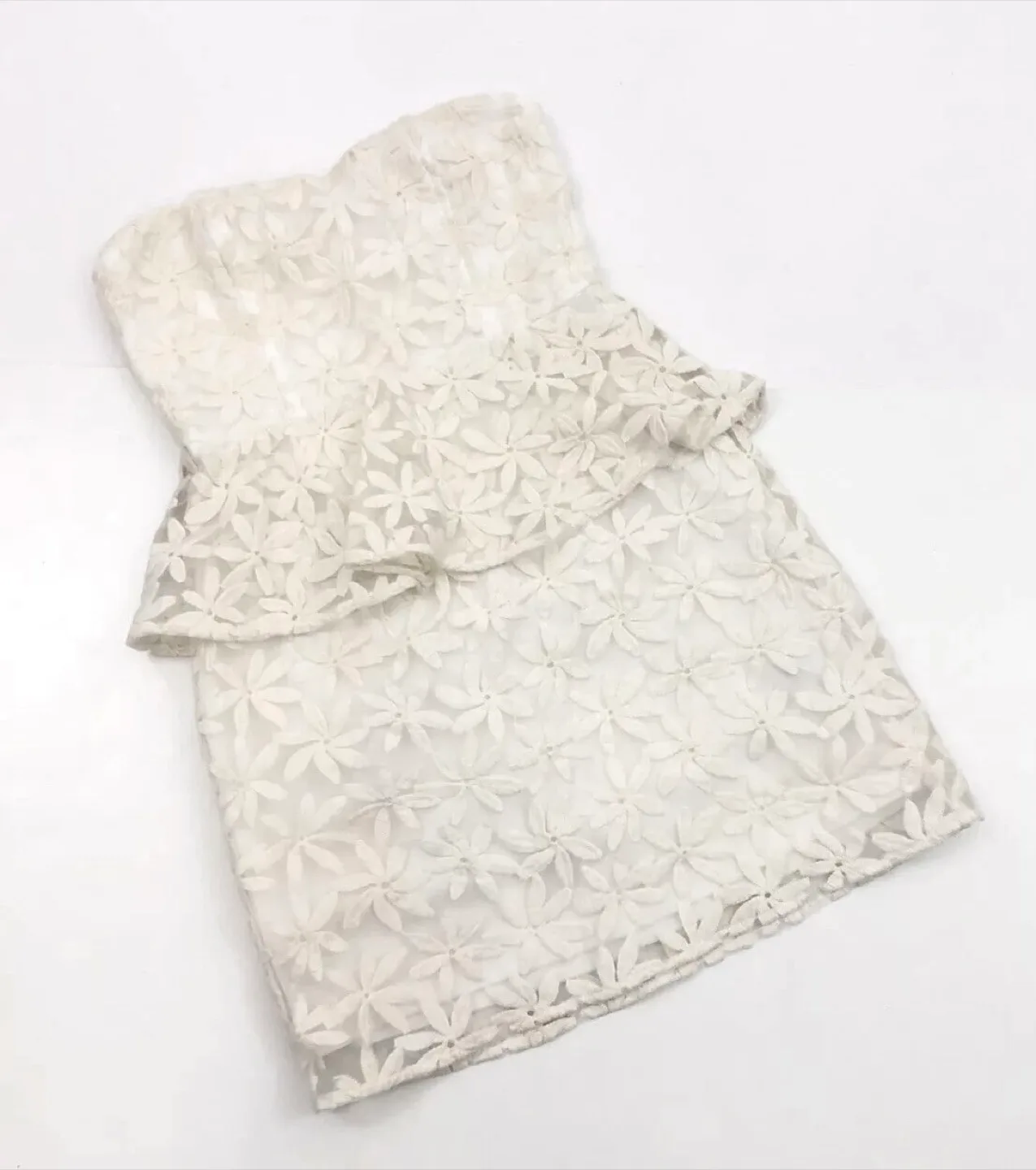 White Lace Peplum Dress (Urban Outfitters) (Size 2) thumbnail