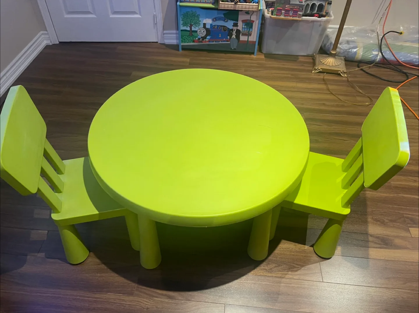 IKEA MAMMUT table with matching chairs, great condition image indicator(2)