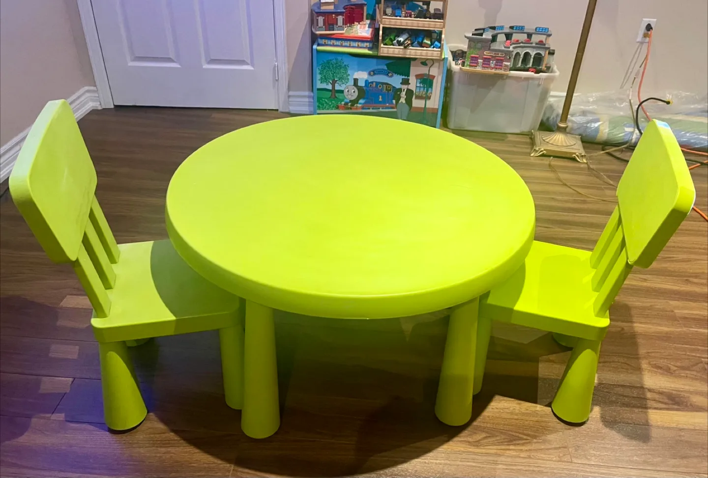 IKEA MAMMUT table with matching chairs, great condition image indicator(3)