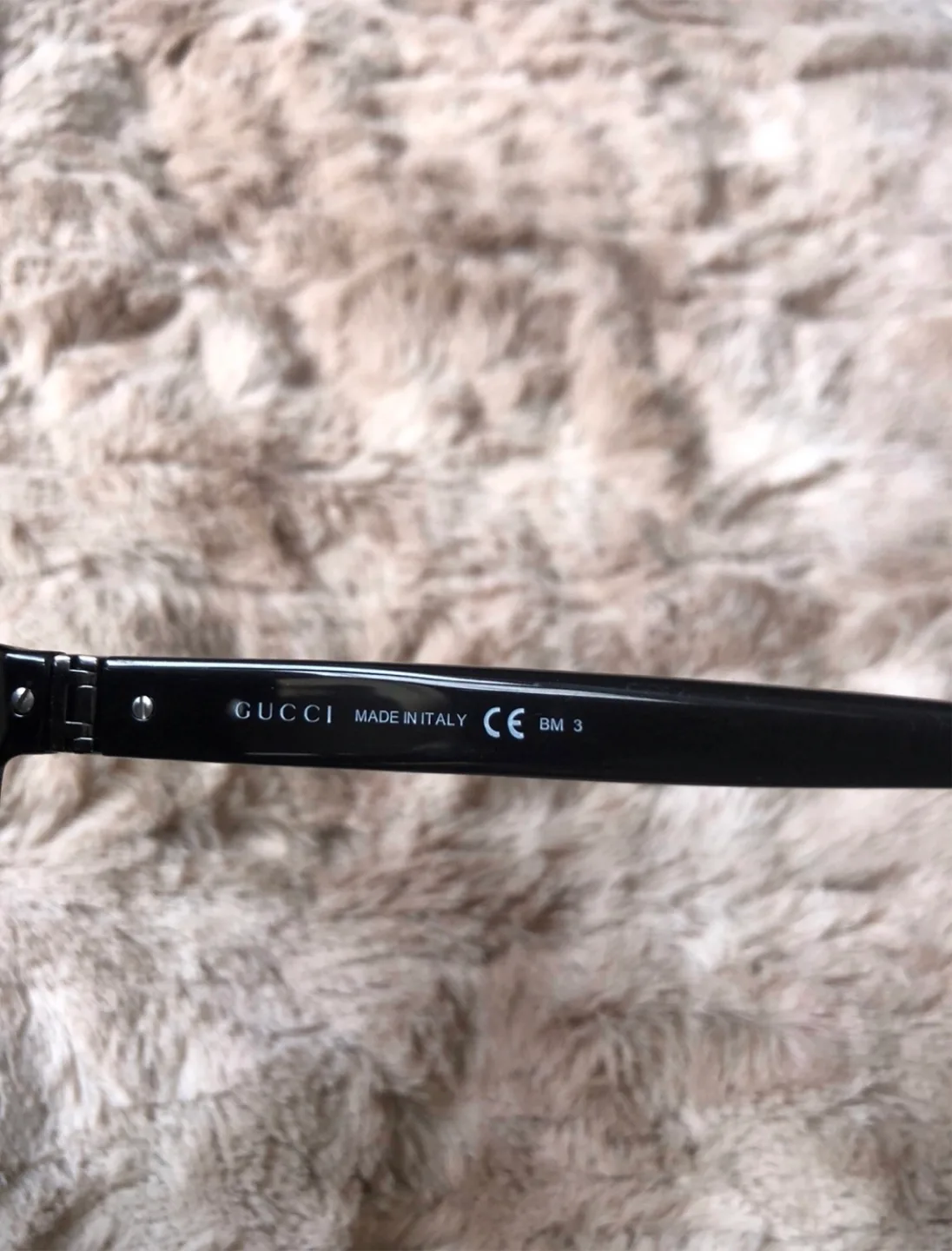 Unisex Gucci Sunglasses image indicator(4)