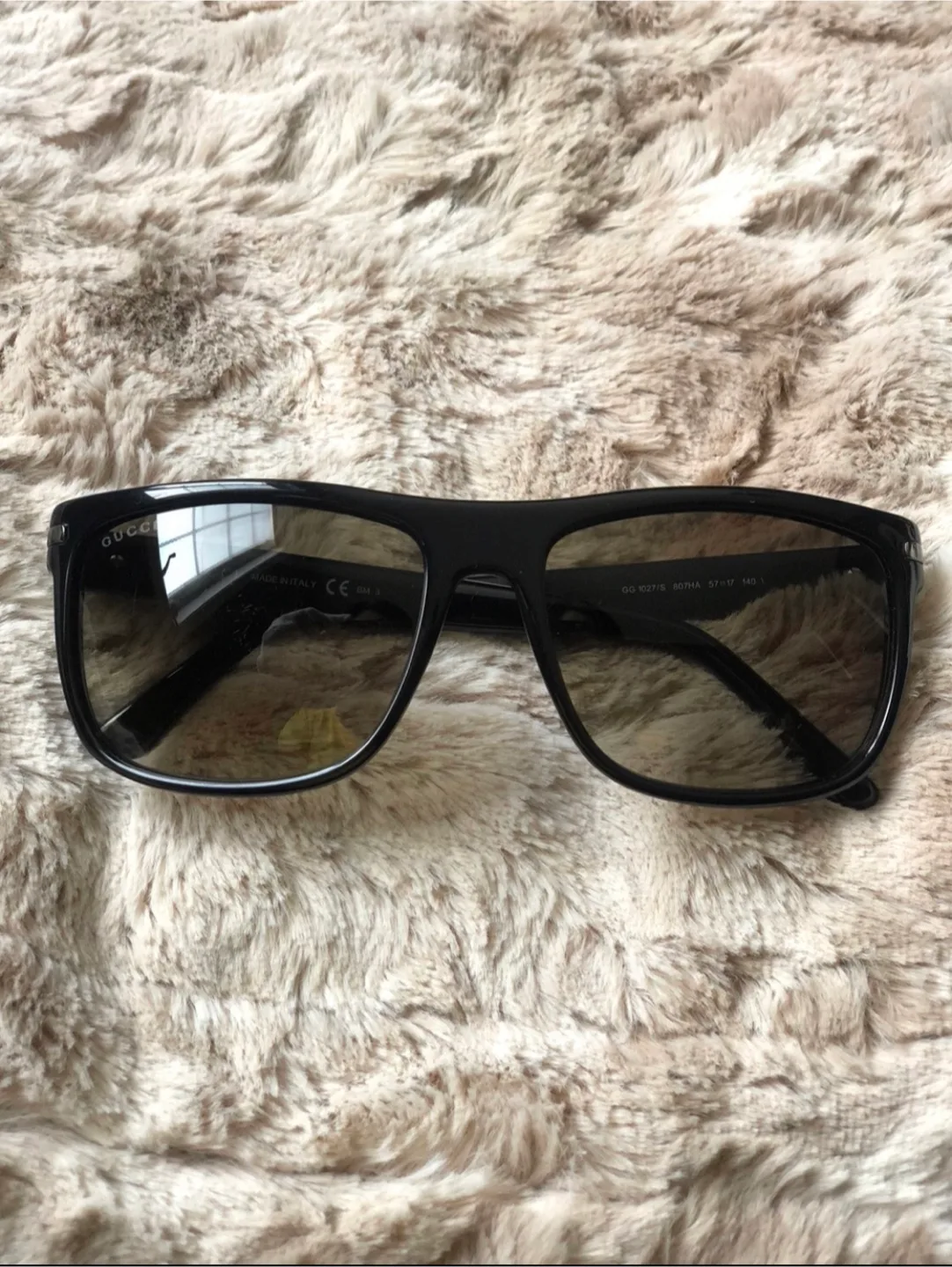 Unisex Gucci Sunglasses image indicator(2)