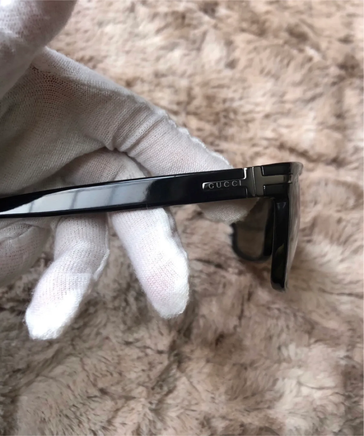 Unisex Gucci Sunglasses image indicator(8)