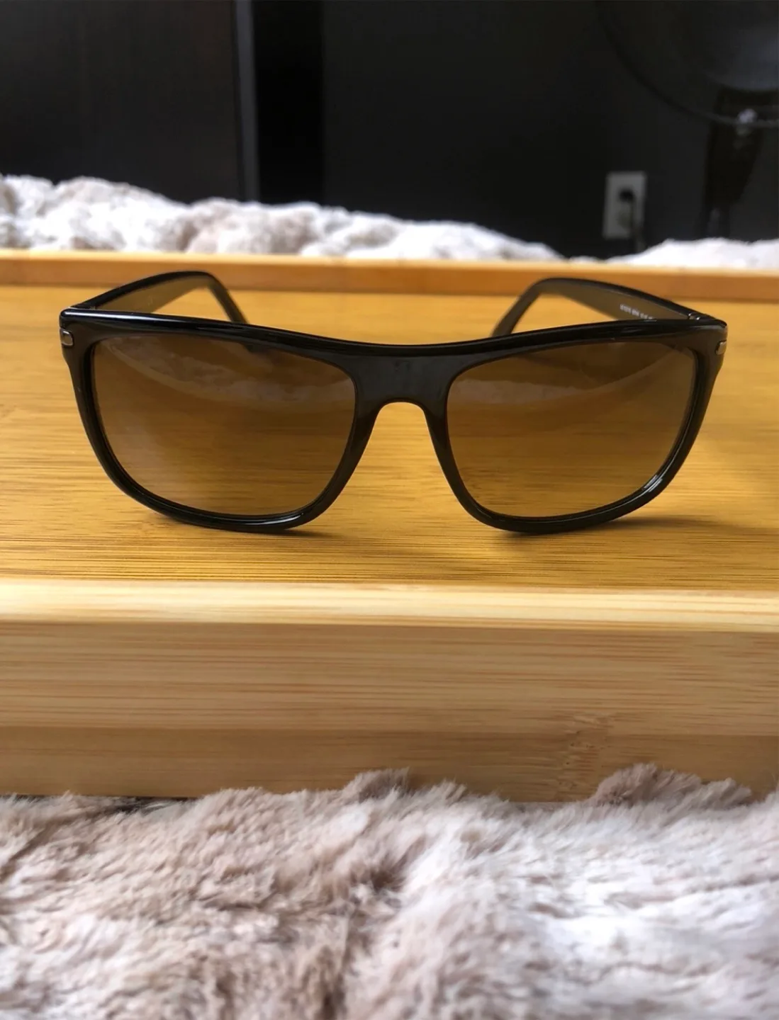 Unisex Gucci Sunglasses image indicator(7)