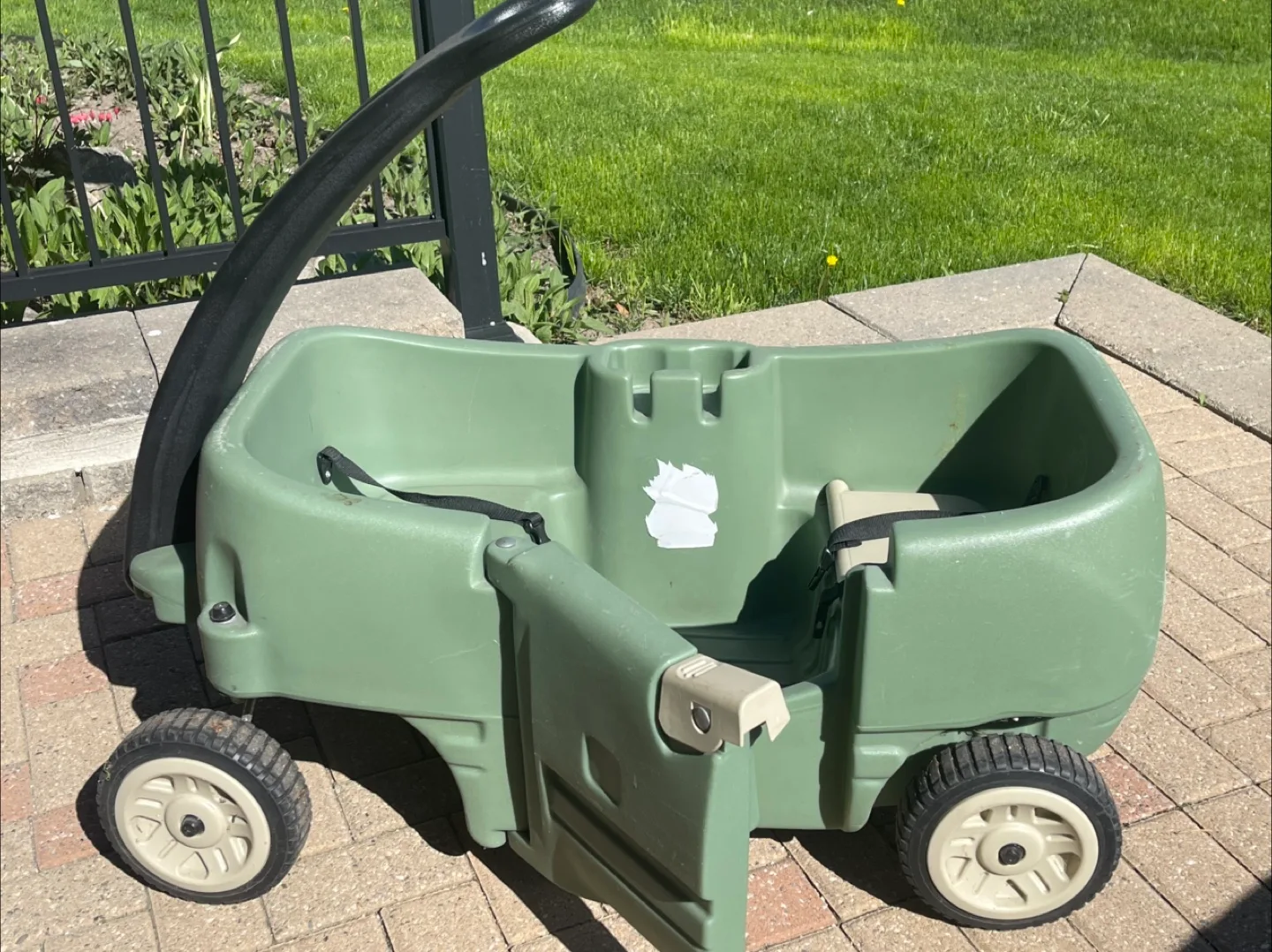 Step 2 green kids wagon for two, great condition! image indicator(3)