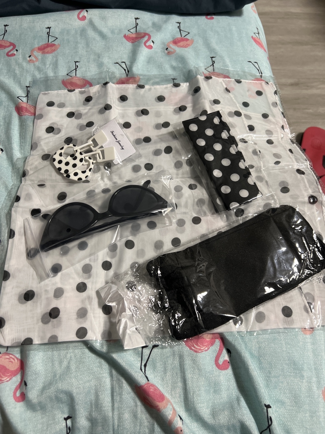 Fashion Accessories Set: Sunglasses, Earrings, Scarf