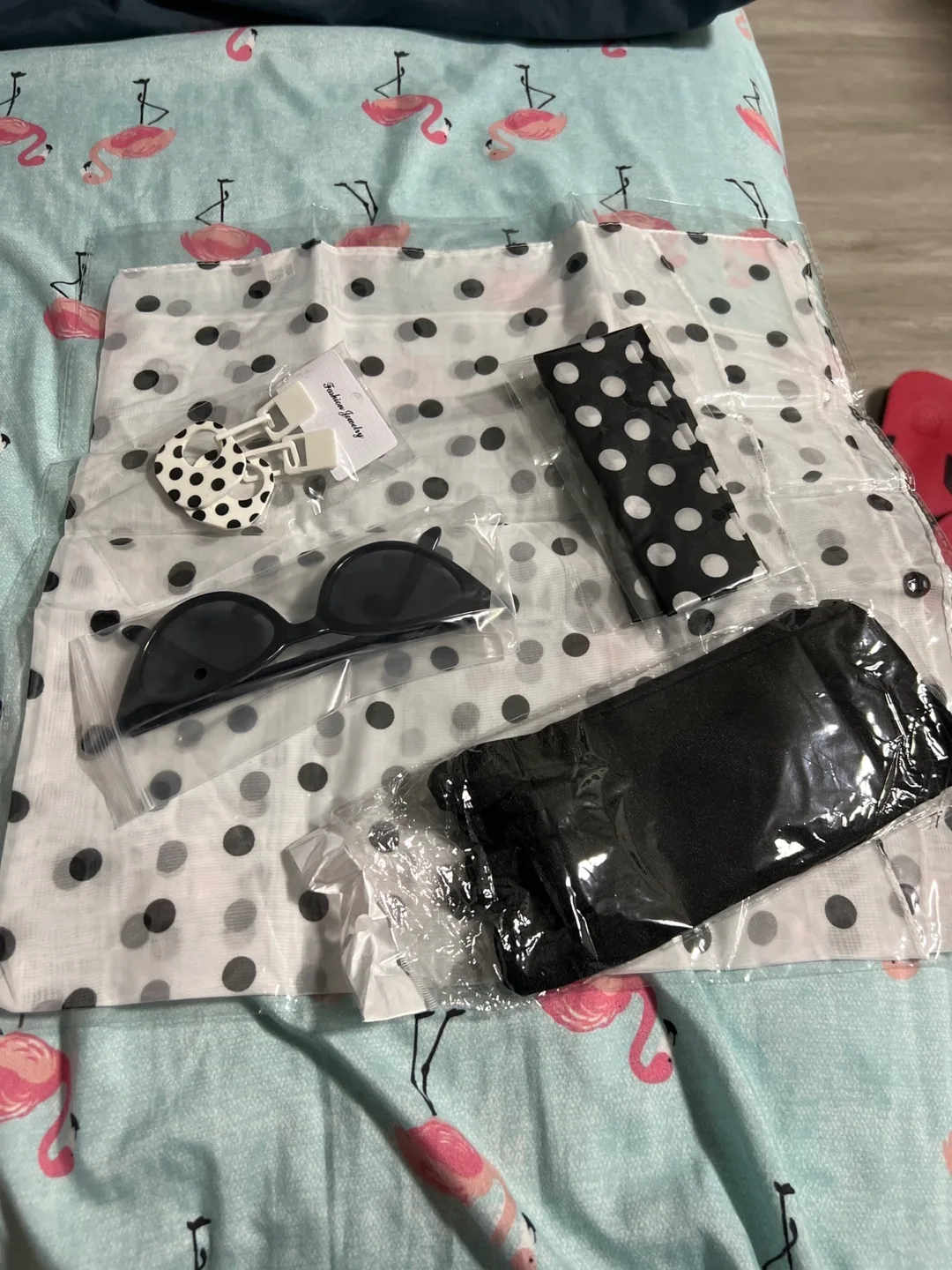 Fashion Accessories Set: Sunglasses, Earrings, Scarf thumbnail