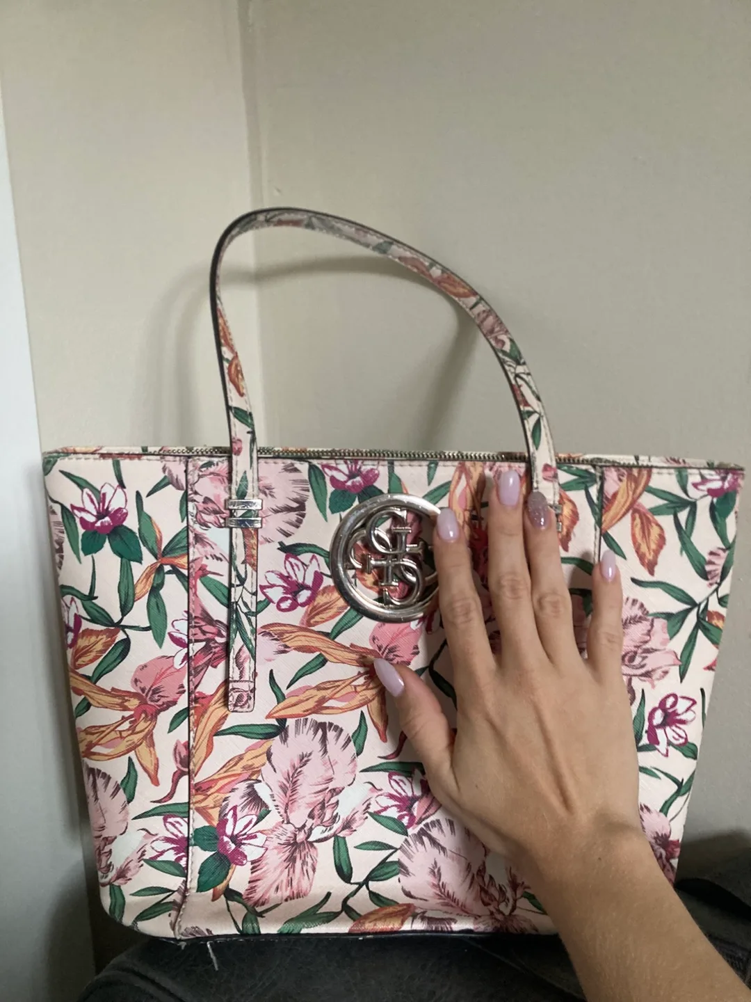 Guess Floral Print Tote Bag image indicator(4)