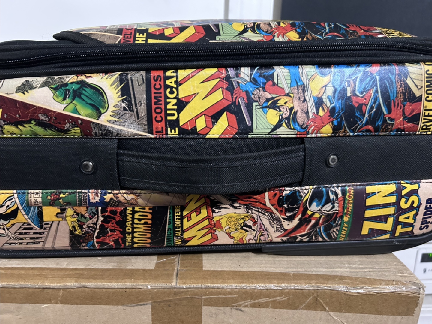 Marvel Comics Rolling Suitcase - photo 5