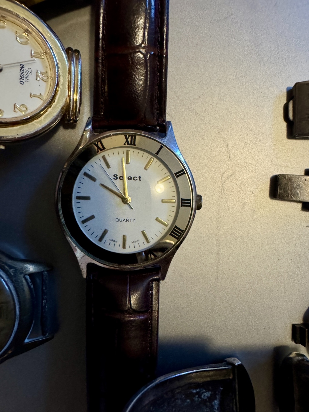 Vintage Assorted Watch Collection - Not sure if they all work. - photo 5
