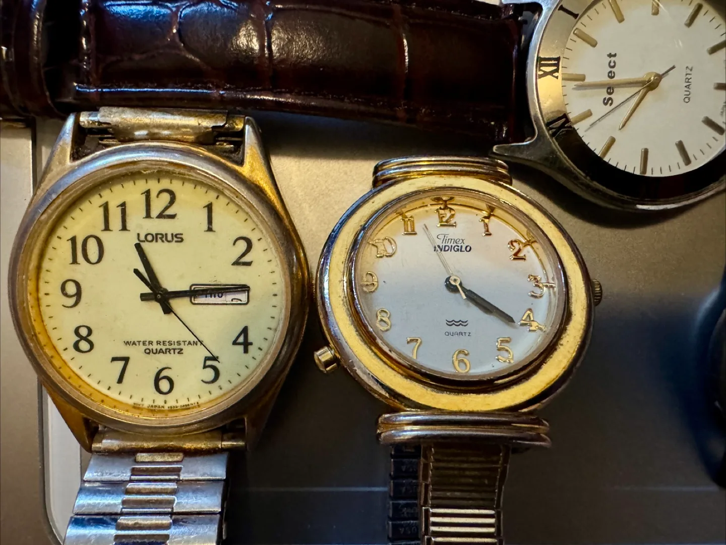 Vintage Assorted Watch Collection - Not sure if they all work. image indicator(6)