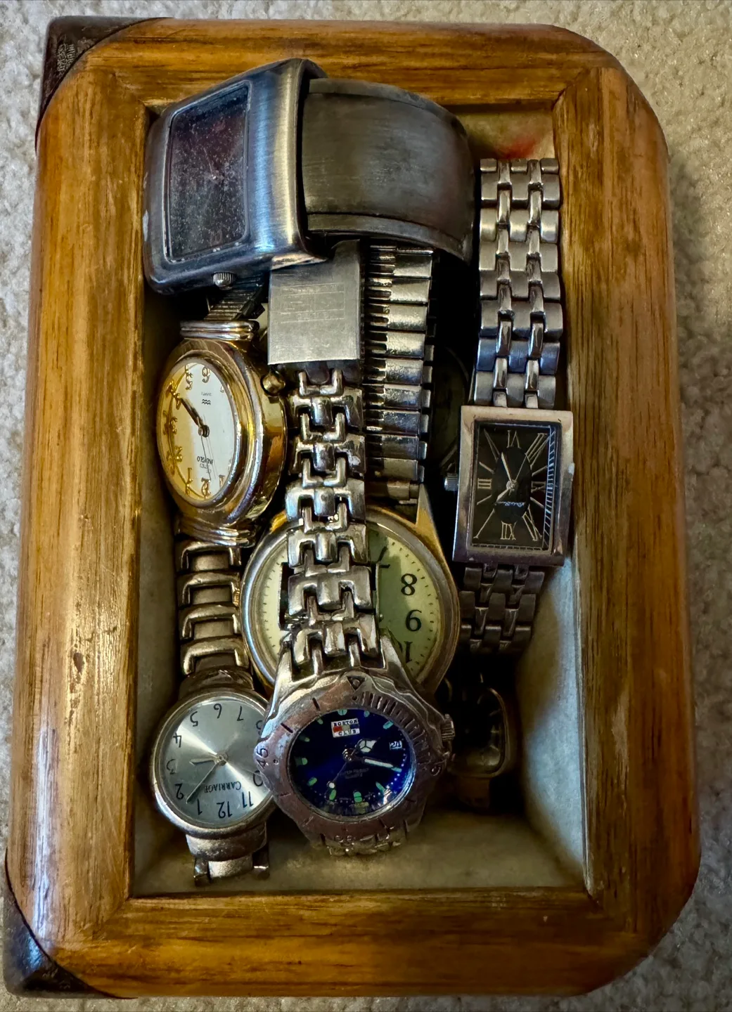Vintage Assorted Watch Collection - Not sure if they all work. image indicator(2)
