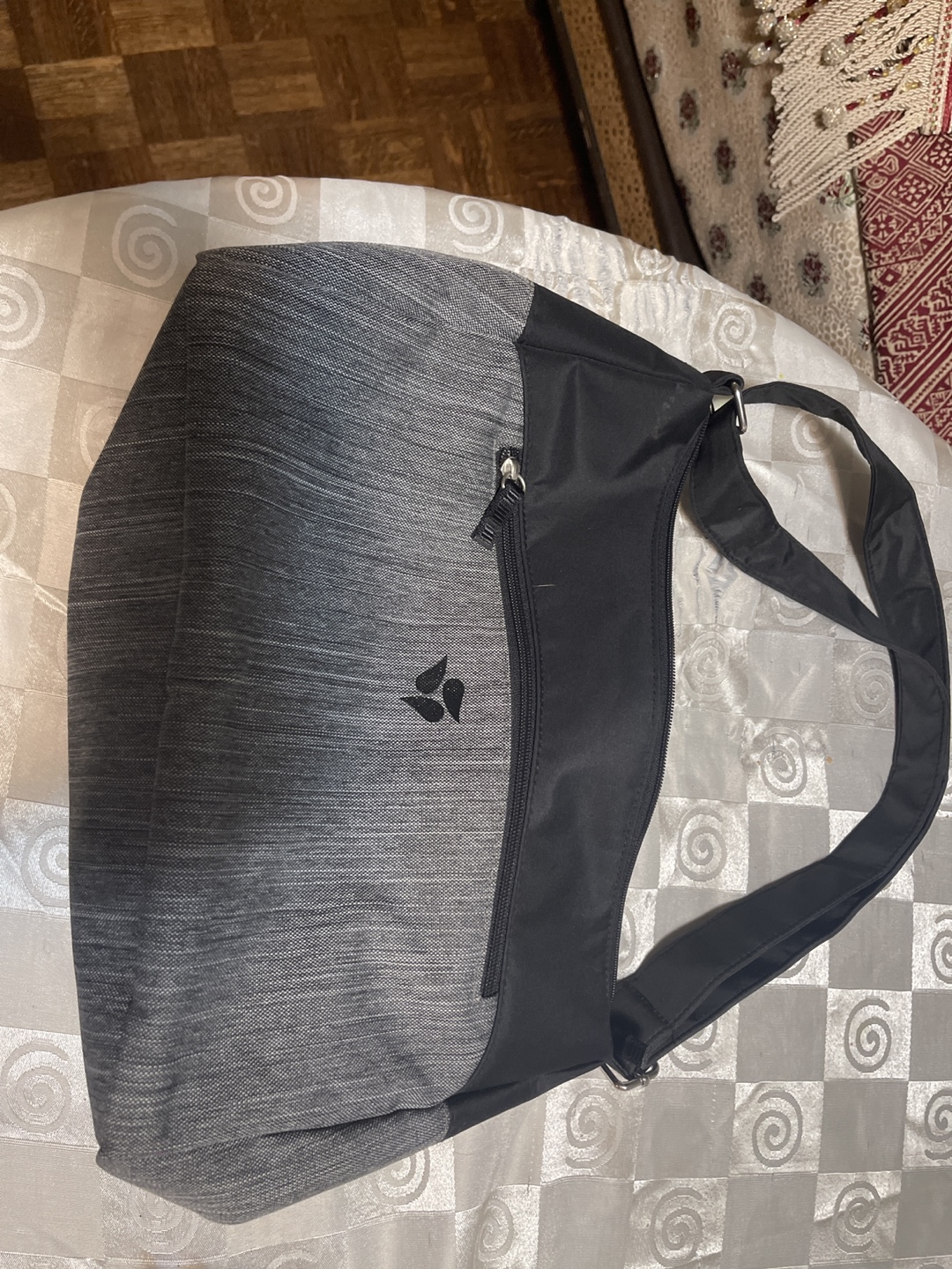 Roots Shoulder Bag - Grey & Black