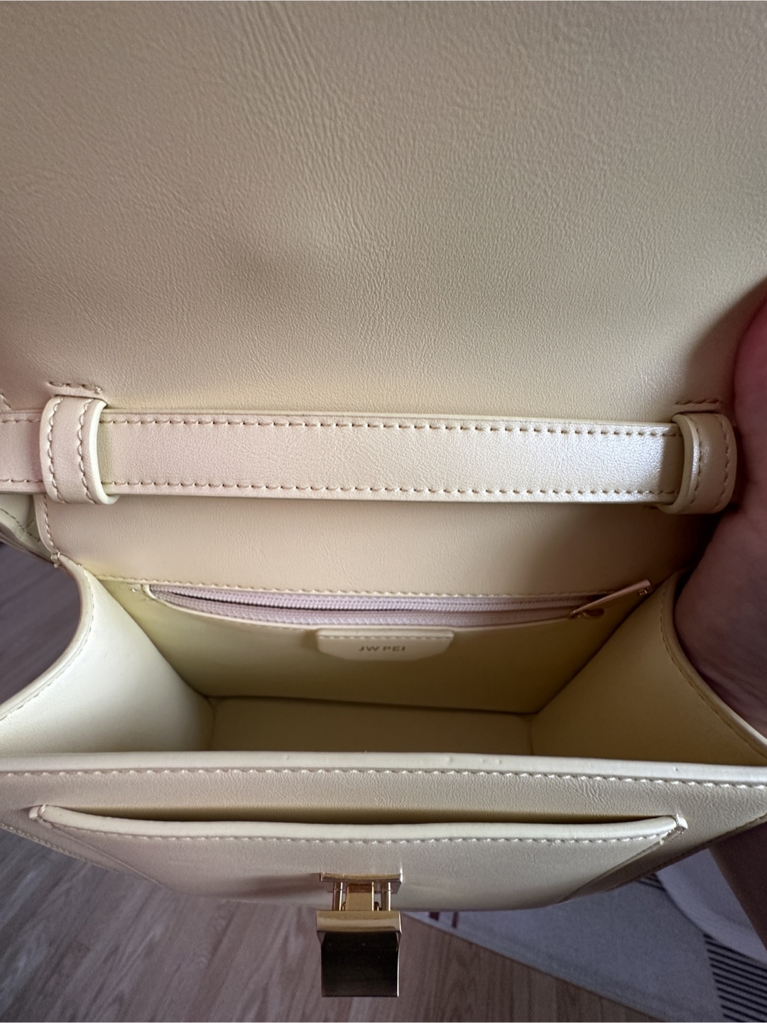 JW PEI Butter Yellow Square Flap - photo 5