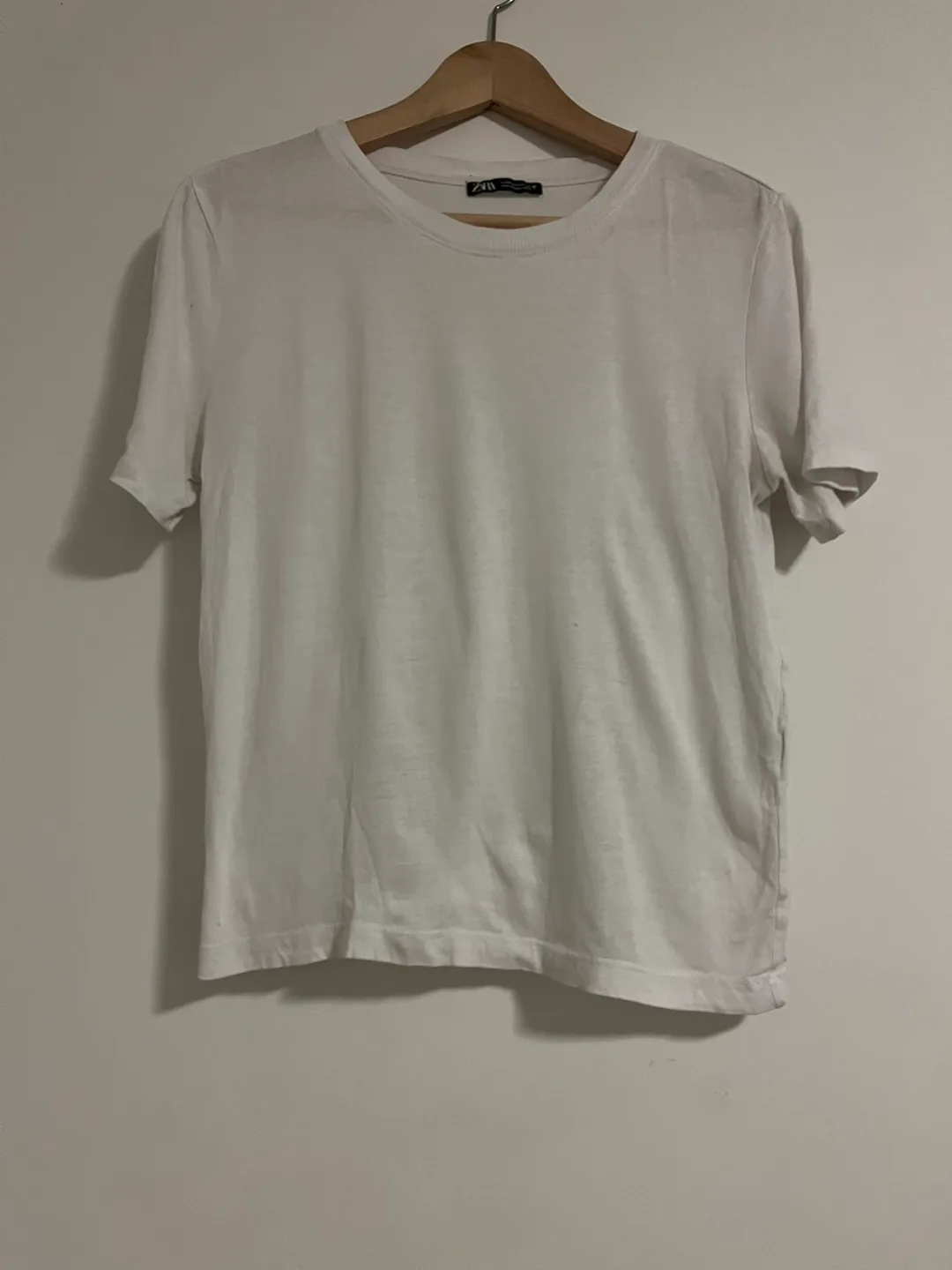 Zara White T-Shirt, Size M🤍 thumbnail