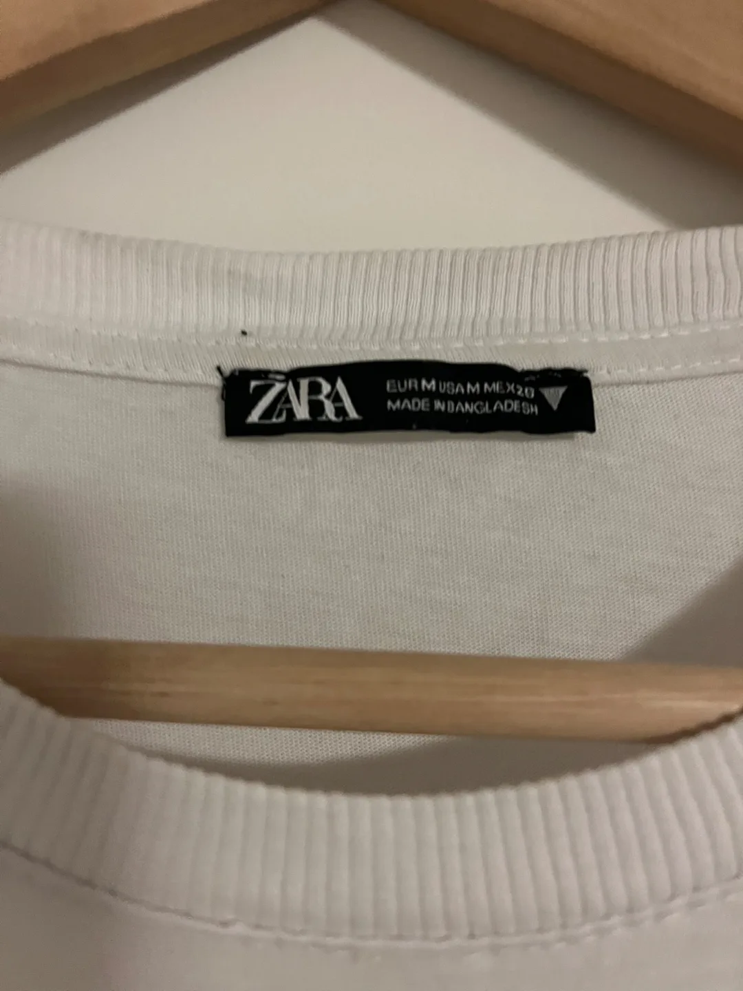 Zara White T-Shirt, Size M🤍 image indicator(2)