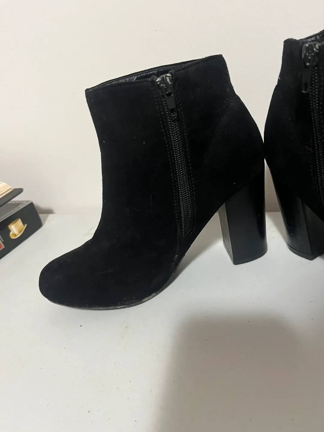 Size 8 Ardene Black Heeled Ankle Boots image indicator(2)
