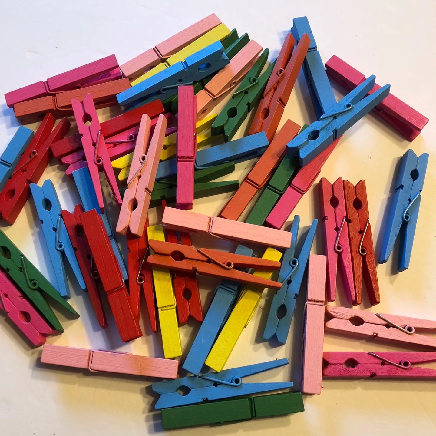 50 new Colorful Wooden Clothespins image indicator(4)