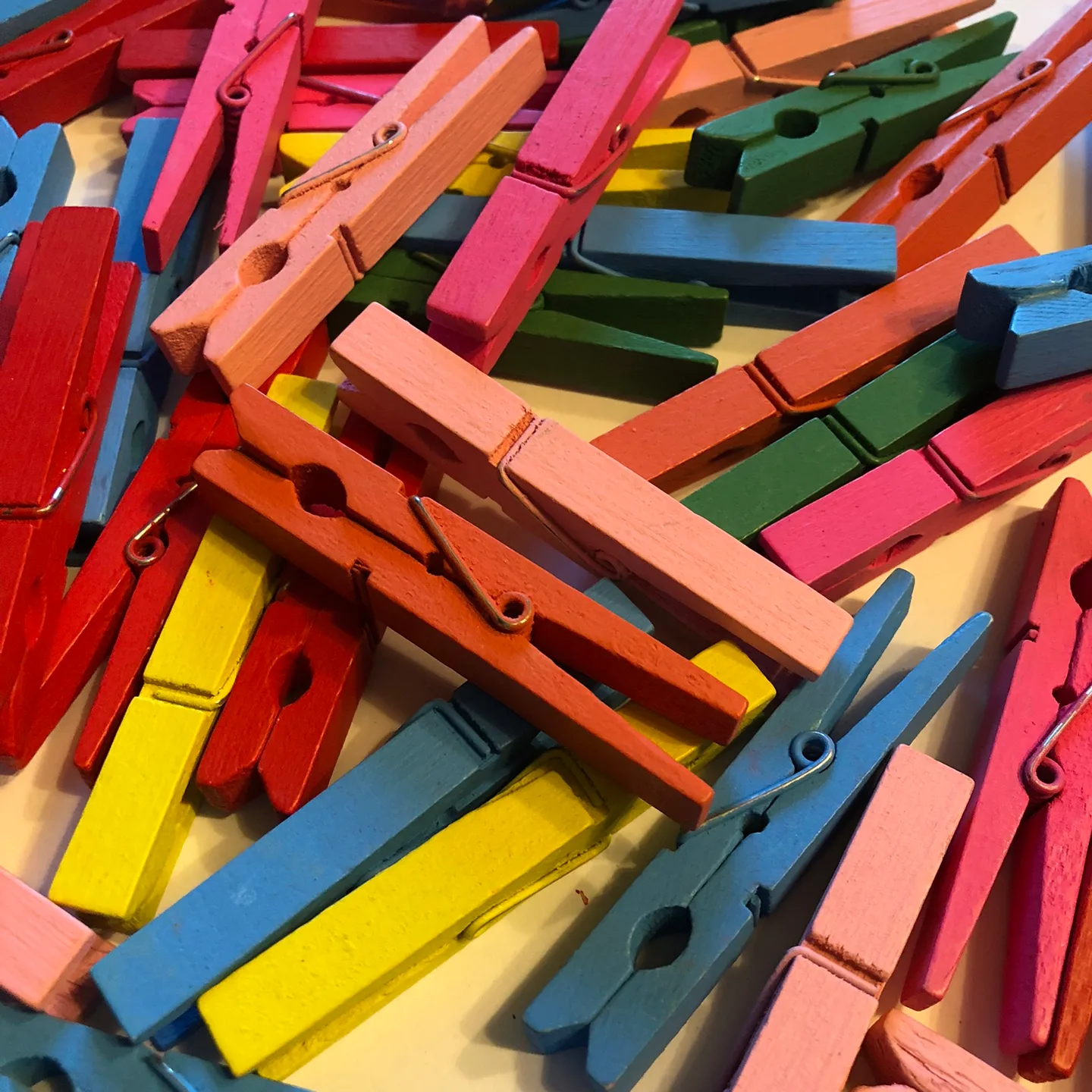50 new Colorful Wooden Clothespins image indicator(3)
