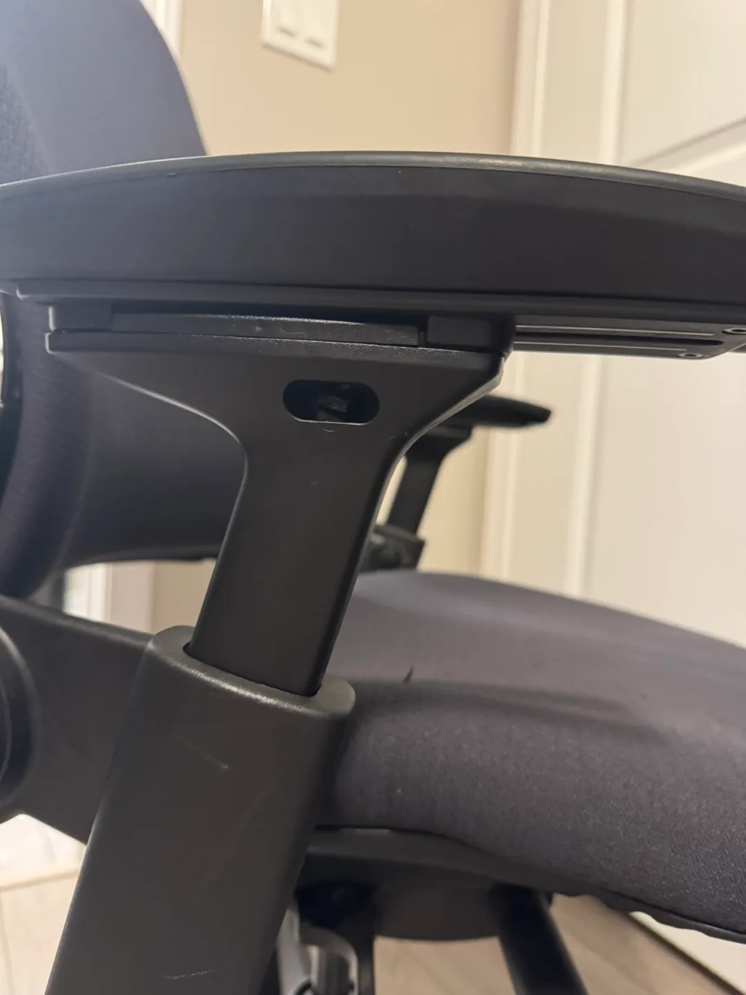 Steelcase Leap V2 Chair (Black) image indicator(7)