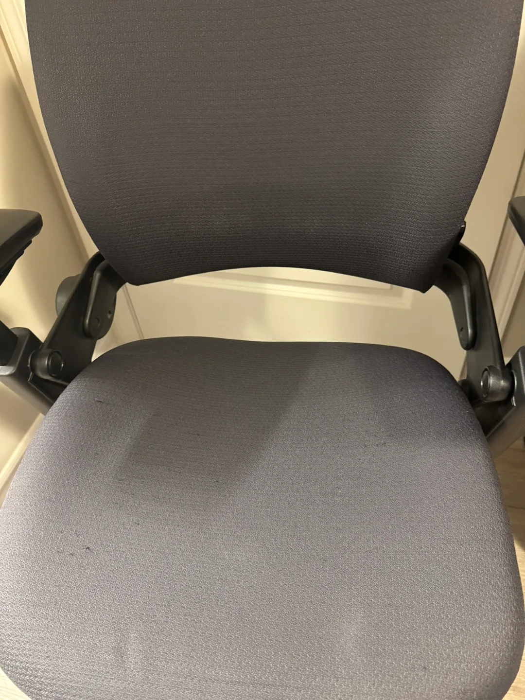 Steelcase Leap V2 Chair (Black) image indicator(4)