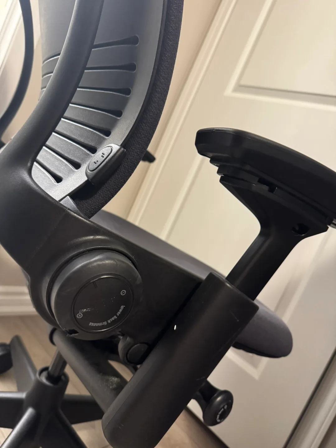 Steelcase Leap V2 Chair (Black) image indicator(6)