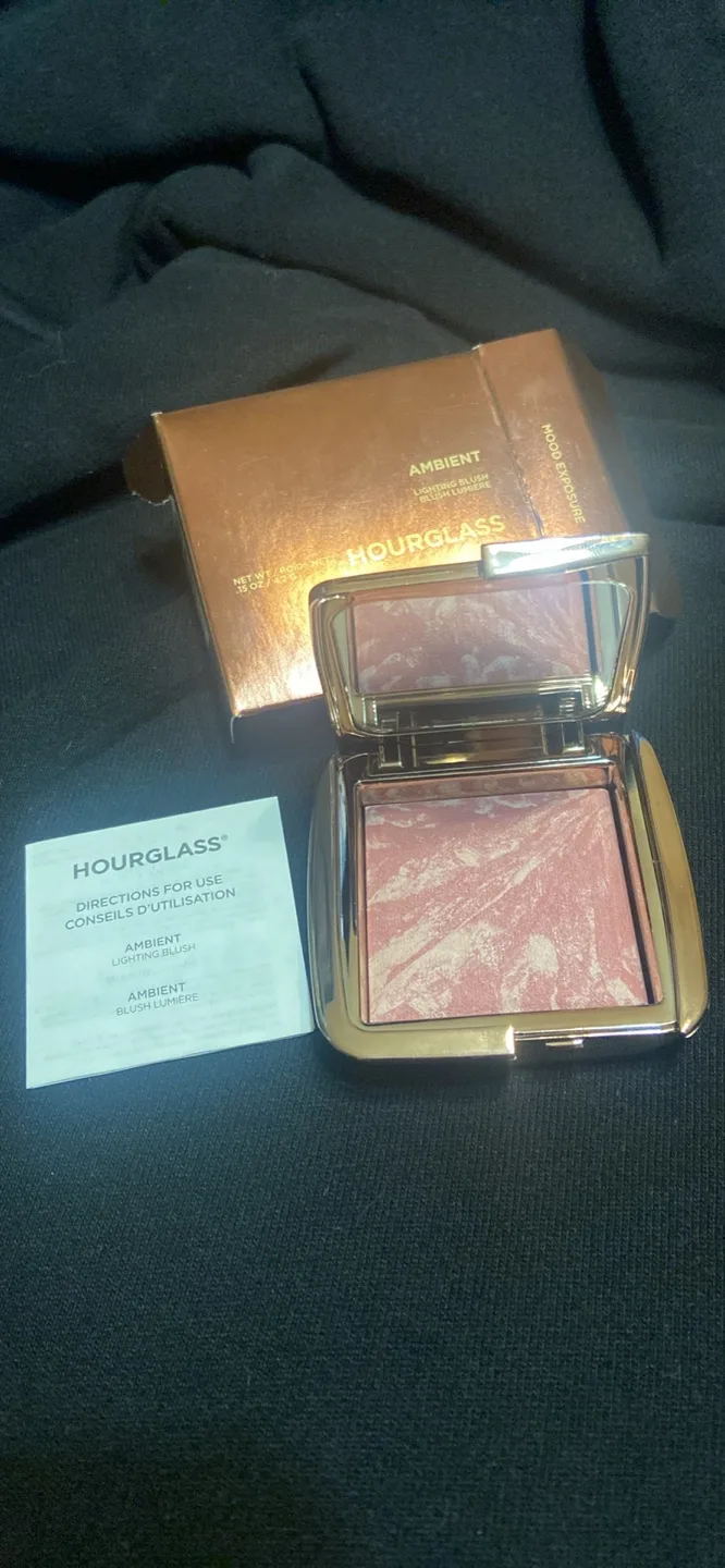 Hourglass Ambient Lighting Blush - Mood Exposure image indicator(4)
