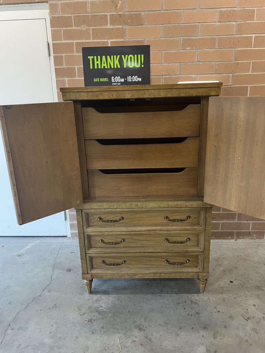 Vintage Wooden Armoire/Wardrobe - photo 4
