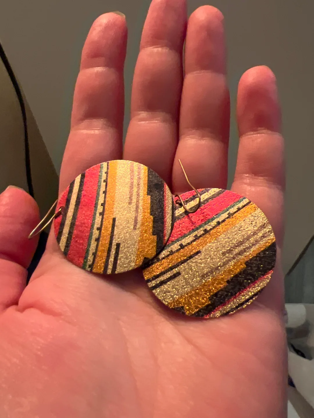 Striped Round Earrings image indicator(2)