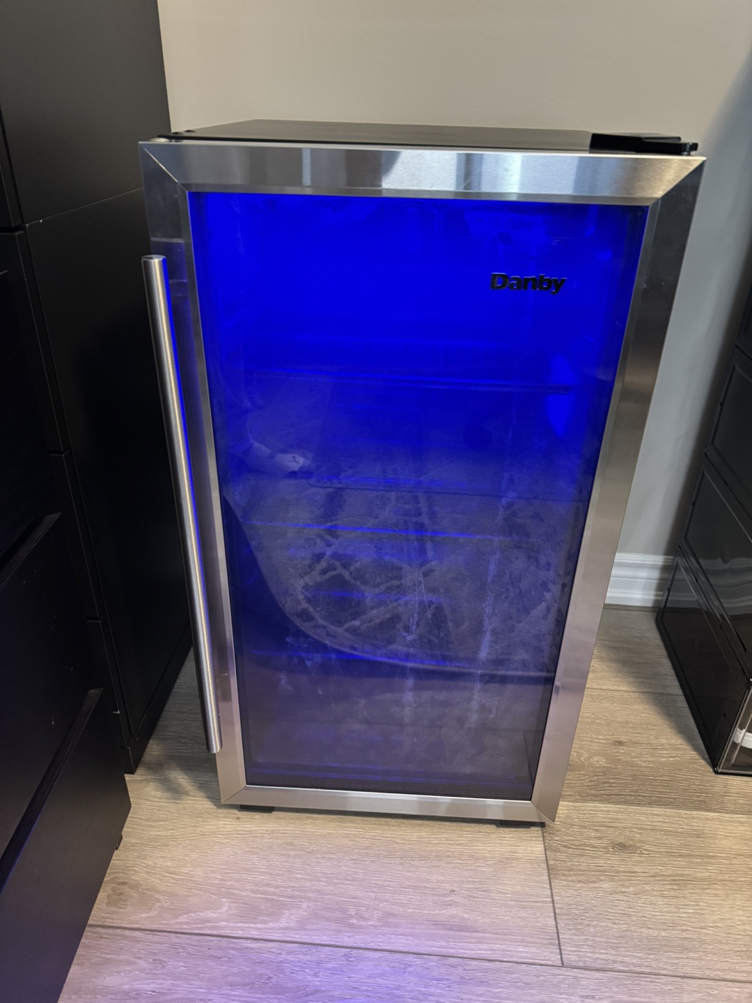 Danby 3.1 cu. ft. Free-Standing Beverage Centre - photo 5