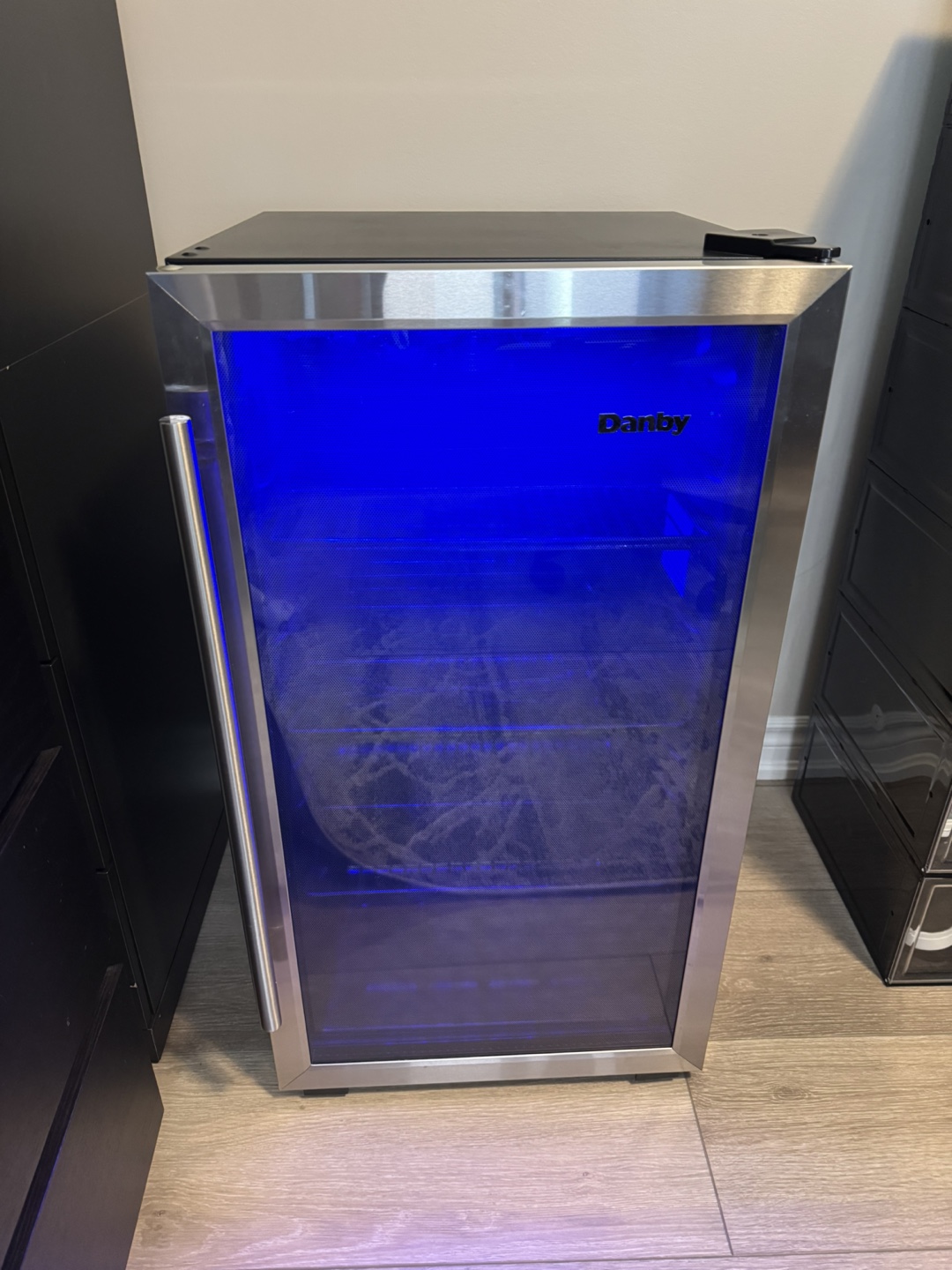 Danby 3.1 cu. ft. Free-Standing Beverage Centre - photo 3