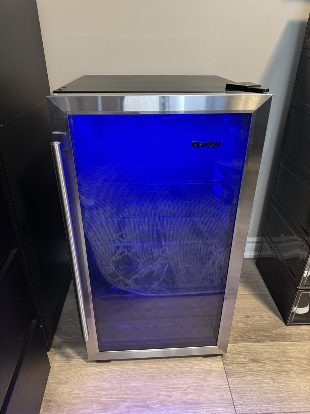 Danby 3.1 cu. ft. Free-Standing Beverage Centre - photo 4