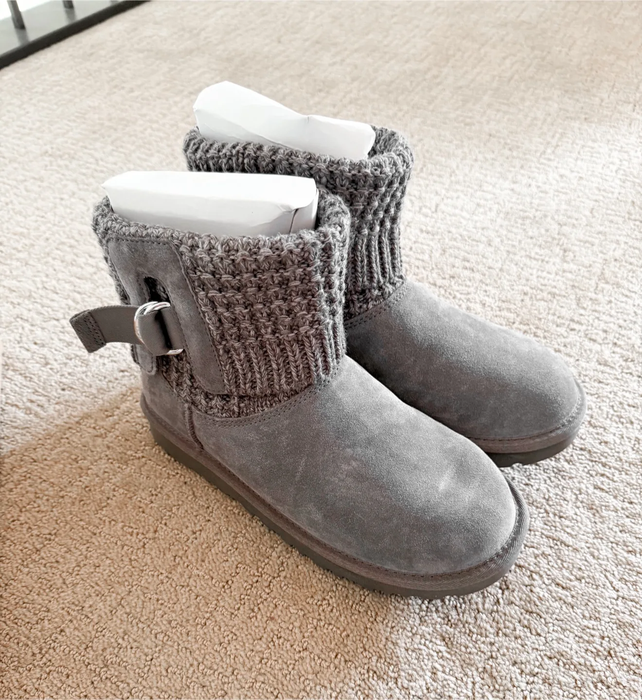 UGG Classic Solene Mini Boots - Size 6 image indicator(2)