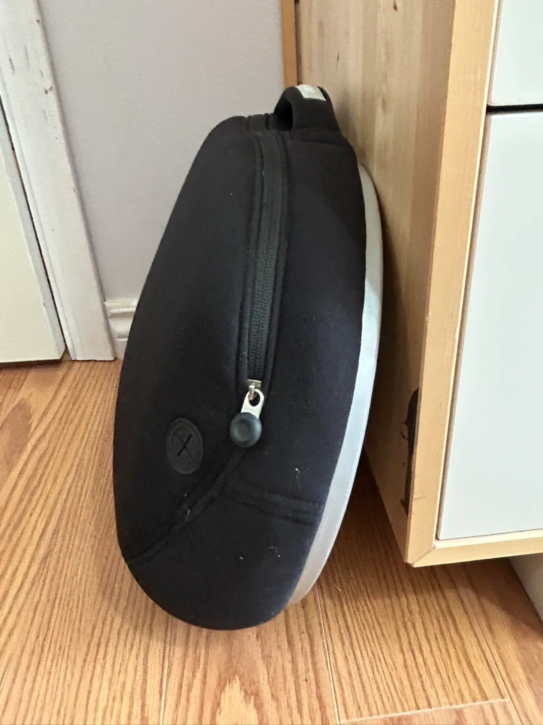 Brookstone Black Travel Case/ laptop image indicator(4)