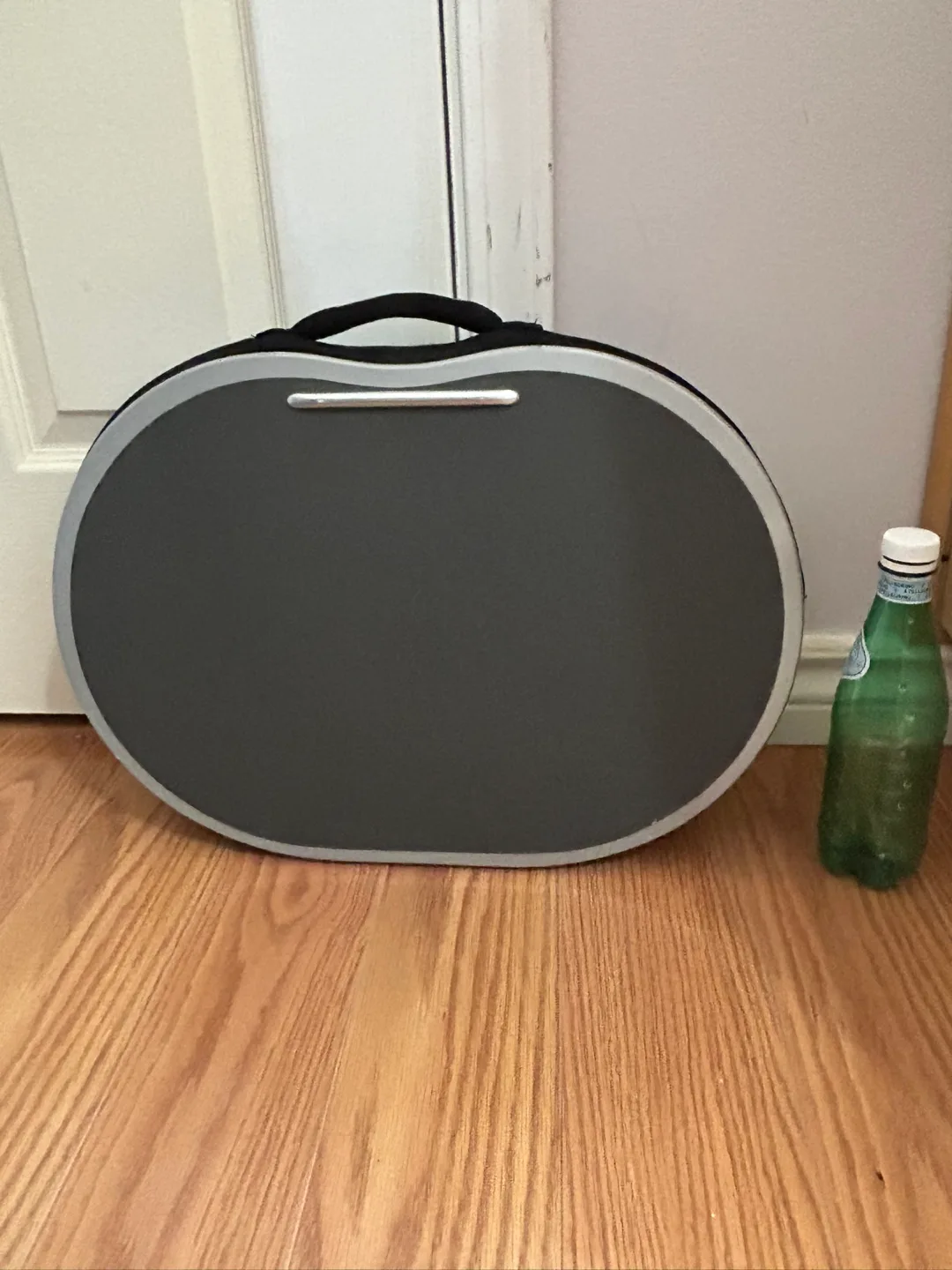 Brookstone Black Travel Case/ laptop image indicator(7)