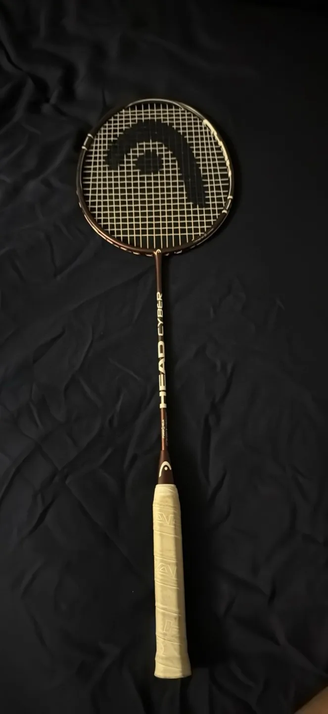HEAD Cyber Badminton Racket with Case thumbnail