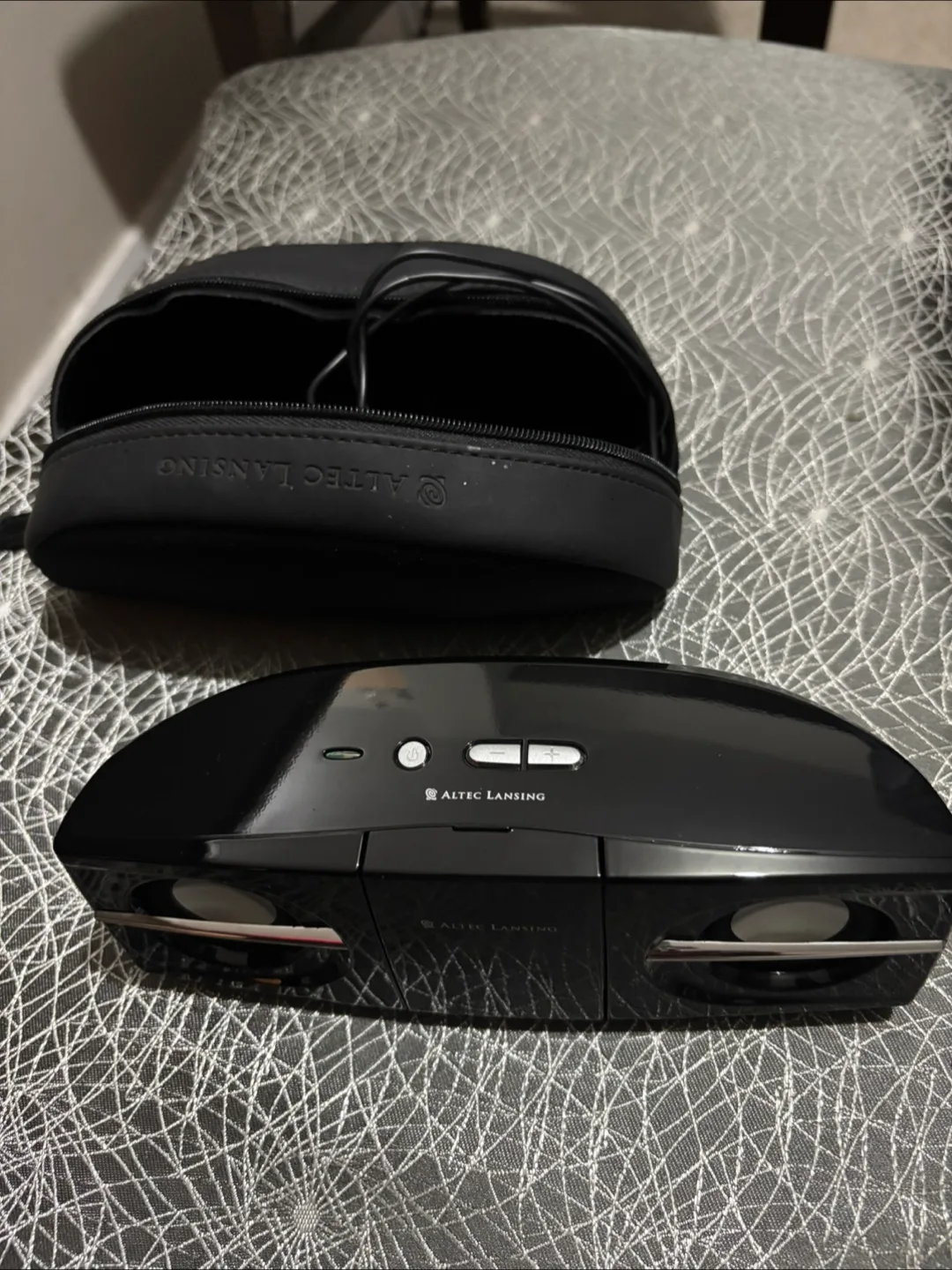 Altec Lansing T515 Portable Speaker thumbnail
