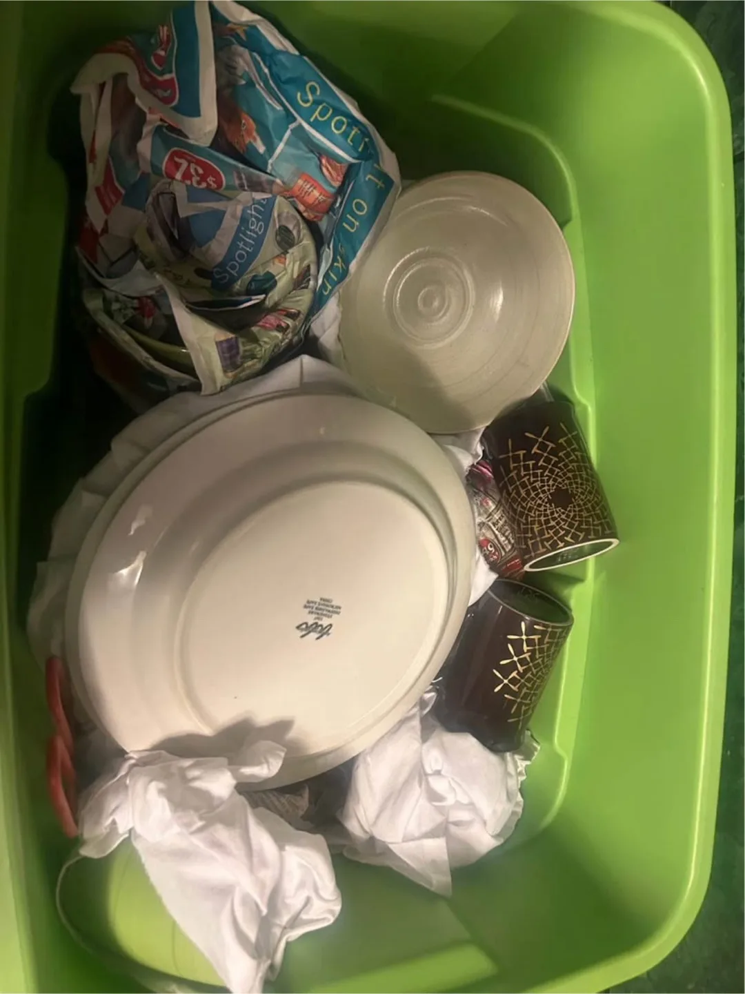 Mixed Dishes and Kitchenware thumbnail