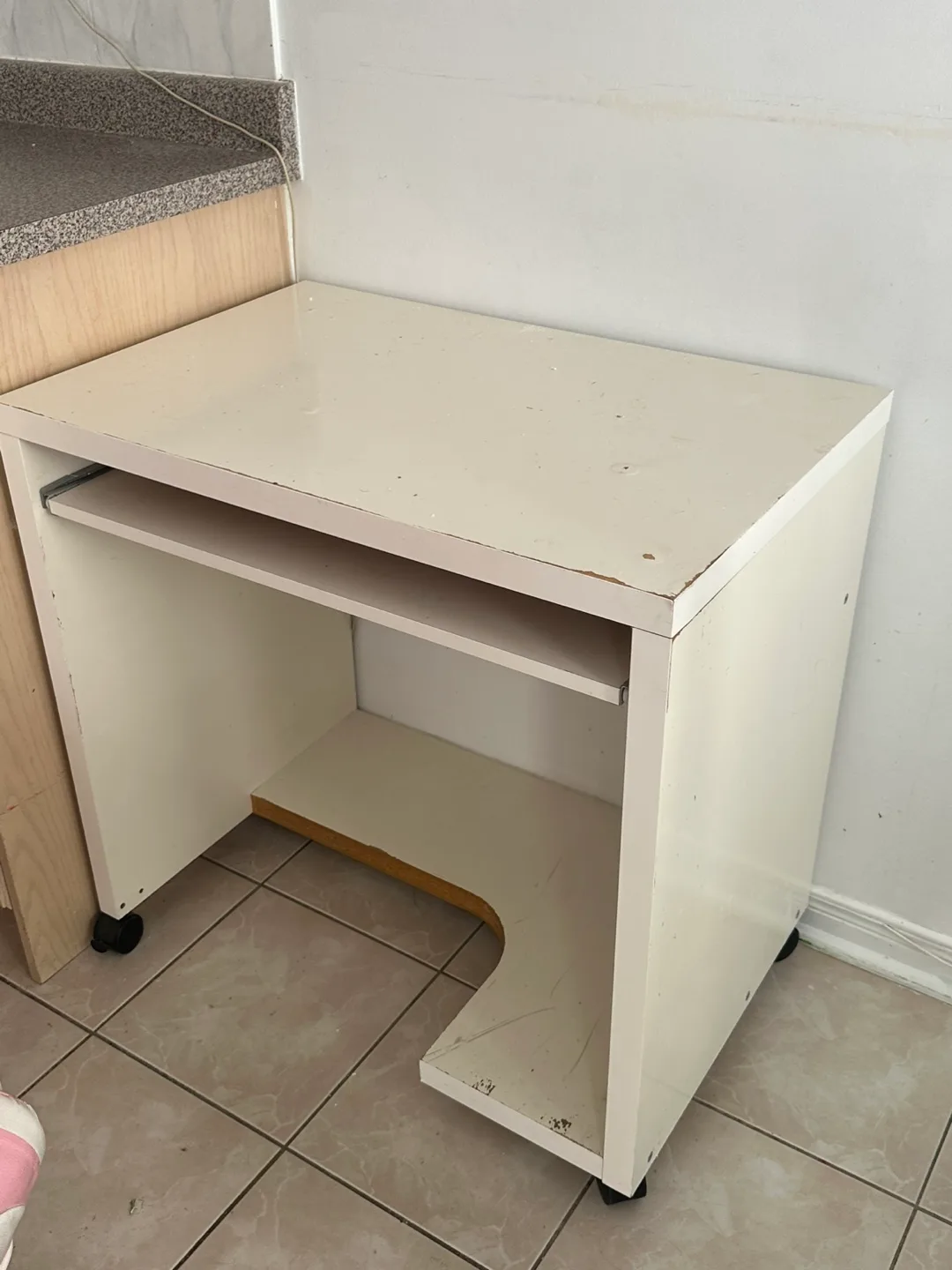 White Computer Desk thumbnail