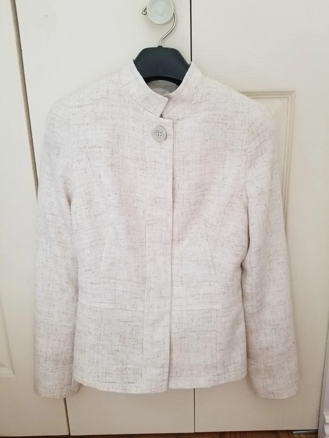 BCBG Beige Blazer, Size 6 image indicator(4)
