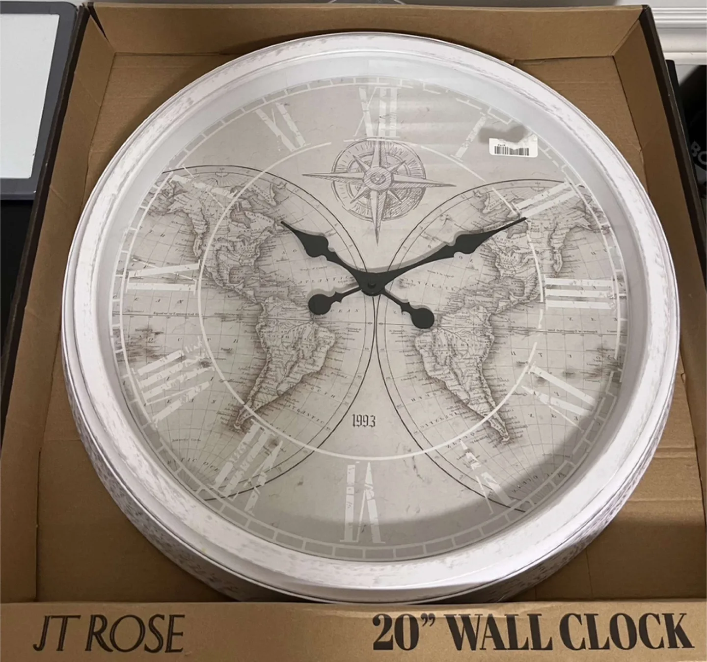 JT Rose 20" Wall Clock - World Map Design image indicator(3)