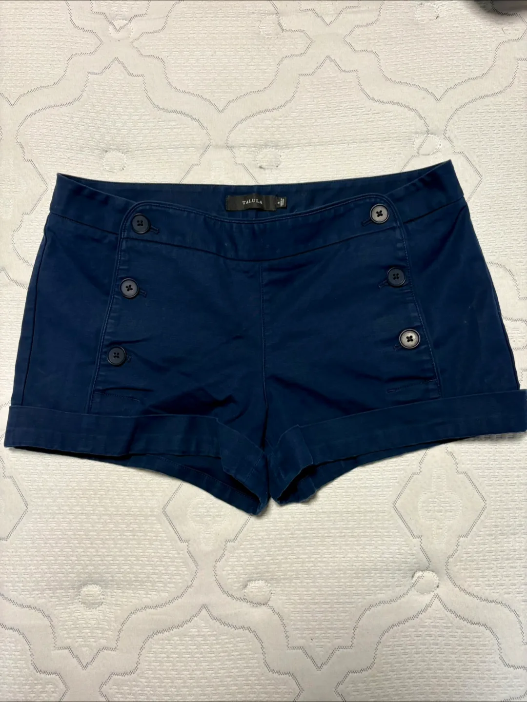 Variety of Women's Shorts - Banana Republic, Talula, Dynamite image indicator(3)