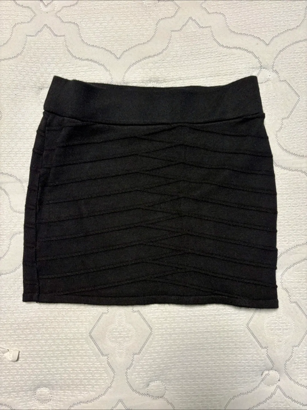 Variety of Women's Shorts - Banana Republic, Talula, Dynamite image indicator(6)