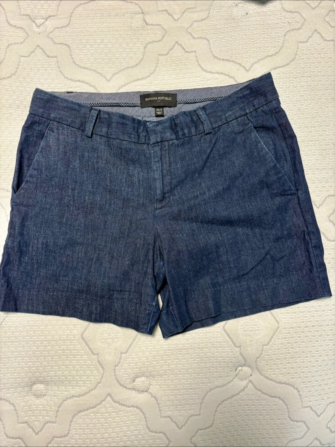 Variety of Women's Shorts - Banana Republic, Talula, Dynamite image indicator(5)