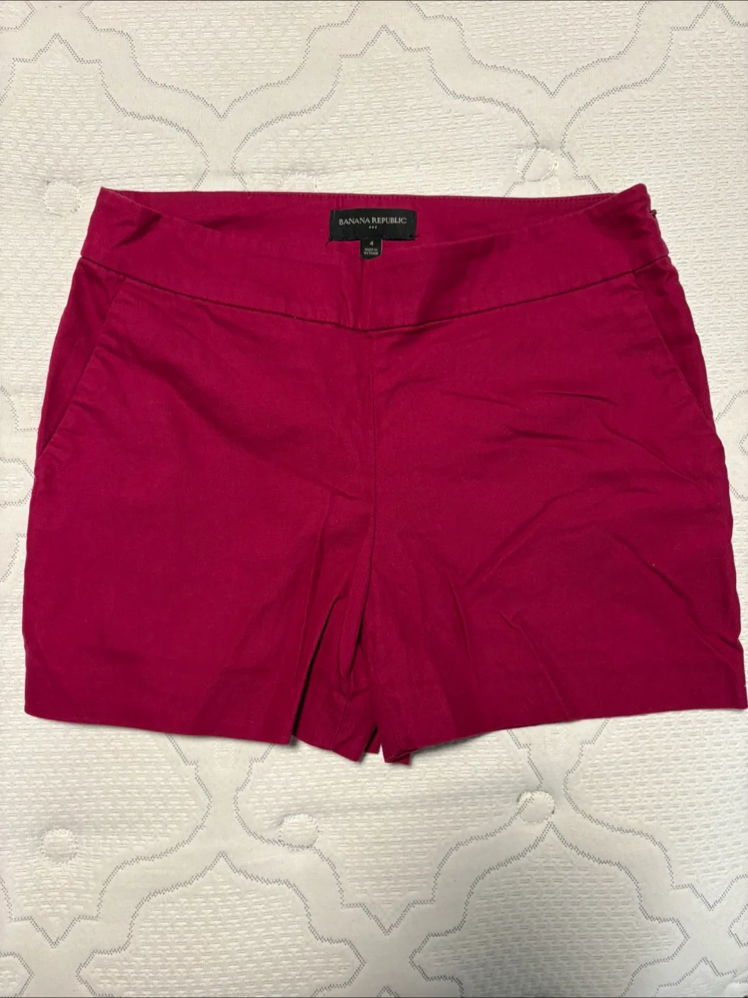 Variety of Women's Shorts - Banana Republic, Talula, Dynamite image indicator(10)