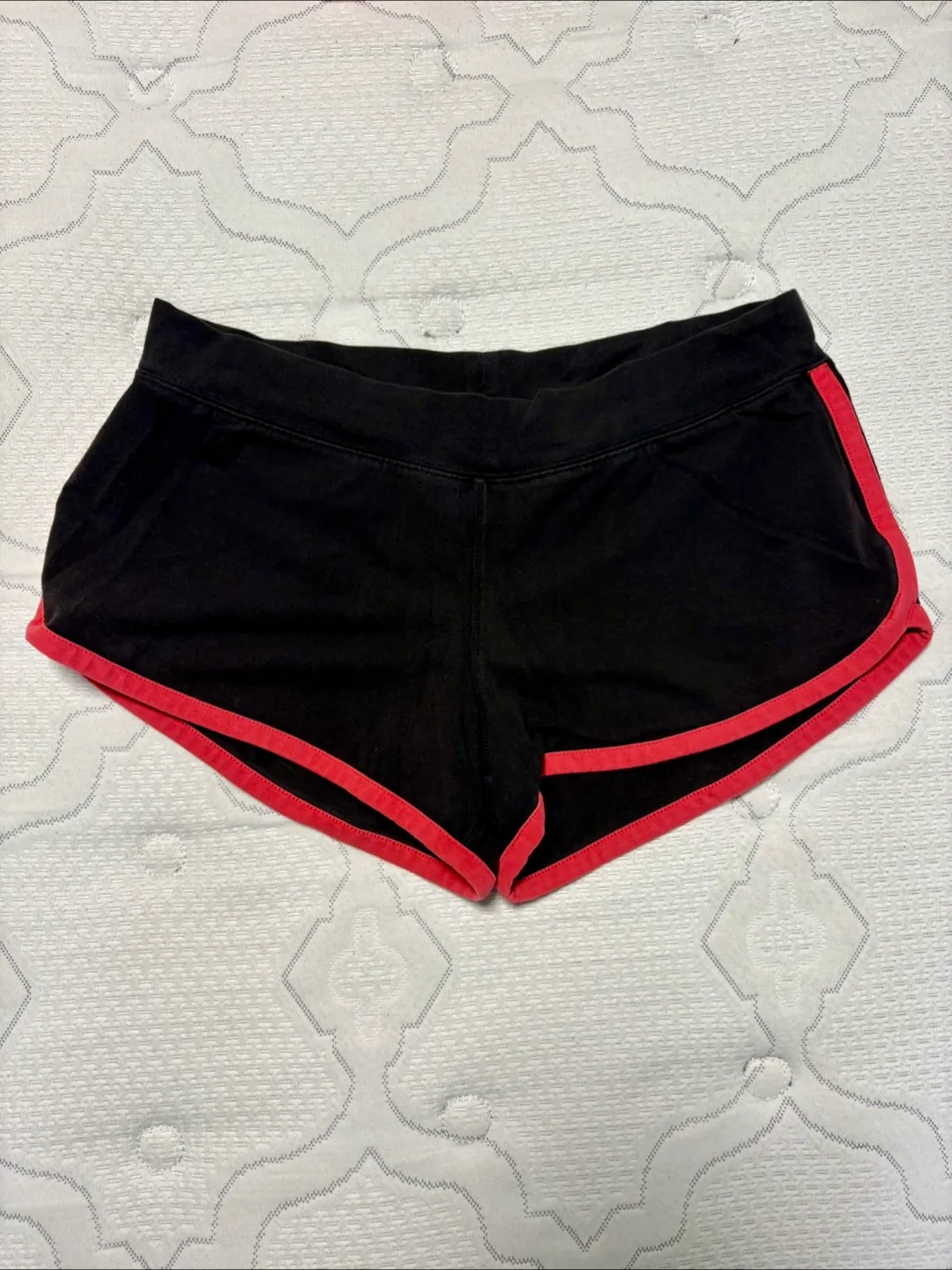 Variety of Women's Shorts - Banana Republic, Talula, Dynamite image indicator(9)